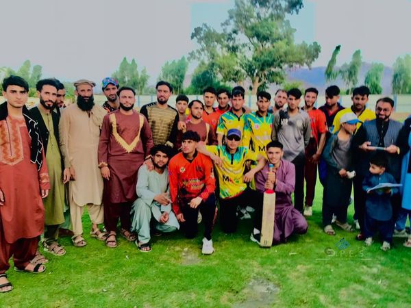 ننگرهار؛ په ښيوې ولسوالۍ کې د ۱۲ لوبډلو ترمنځ د ټېپ بال کرکټ سيالۍ پيل شوې