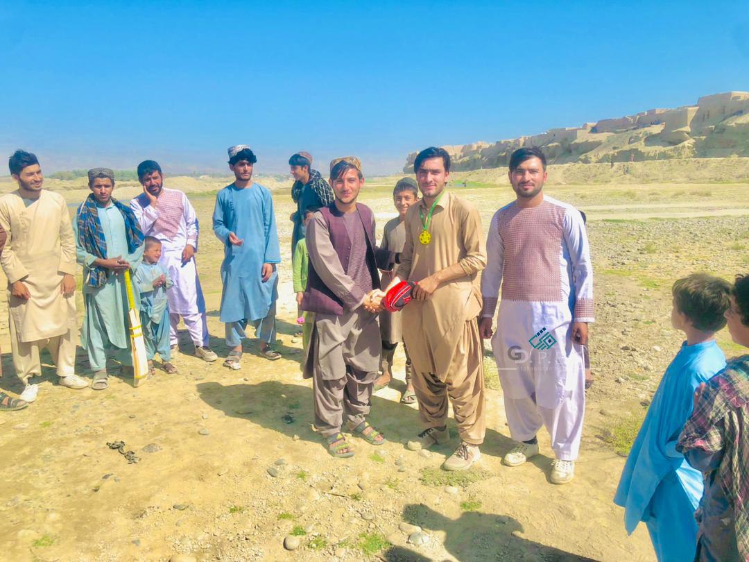 هلمند؛ مرکز لښکرګاه ښار کې د اتو لوبډلو ترمنځ د ټېپ بال کرکت سیالۍ پیل شوې