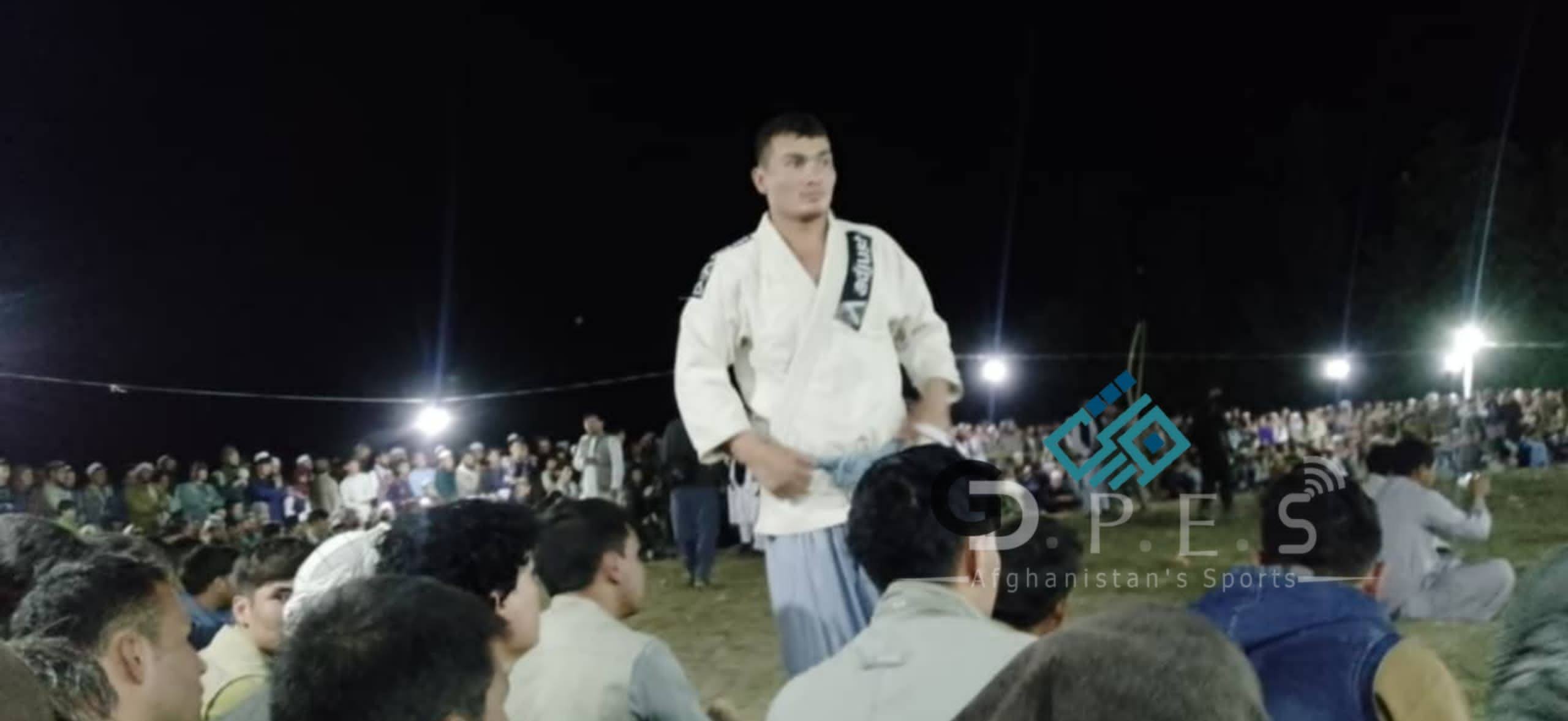 کندز؛ قلعه ذال ولسوالۍ کې د ٨٠ پهلوانانو ترمنځ د کورش سیالۍ ترسره شوې