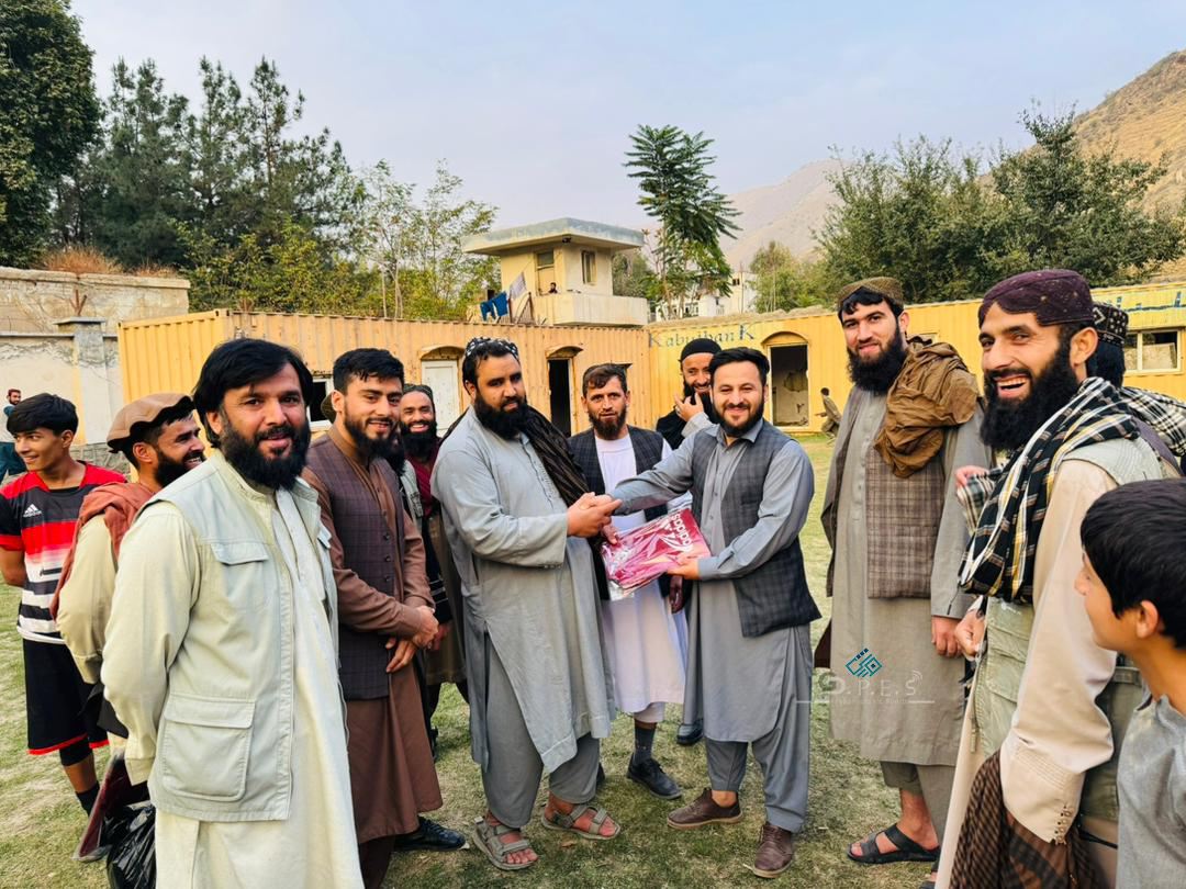 تخار؛ مسابقات ریسمان کشی با اشتراک ۱۲ ورزشکار در ولسوالی فرخار برگزار گردید