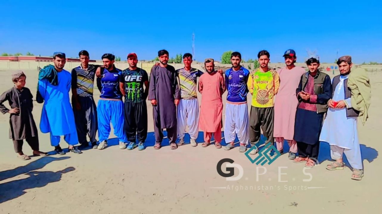 هلمند؛ ناوې ولسوالۍ کې د لسو لوبډلو ترمنځ د ټېپ بال کرکټ سیالۍ پای ته ورسېدې