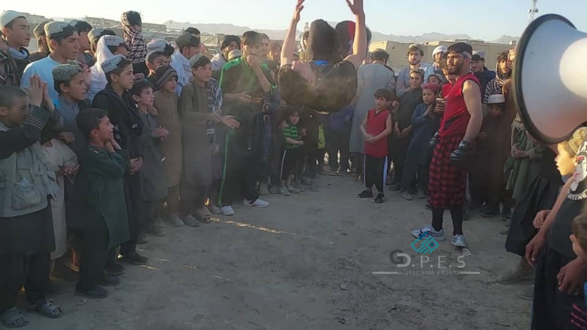 زابل؛ په شاجوی ولسوالۍ کې د ۲۵ ورزشکارانو ترمنځ د جمناستيک نندارې ترسره شوې