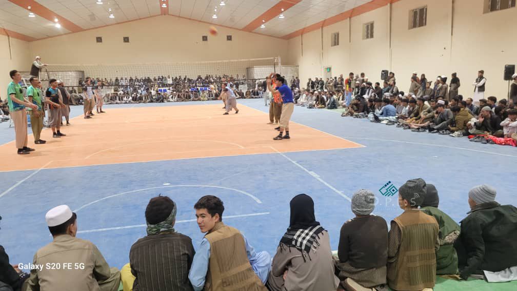 جوزجان ؛ رقابت‌های والیبال میان هشت تیم در شهر شبرغان به پایان رسید