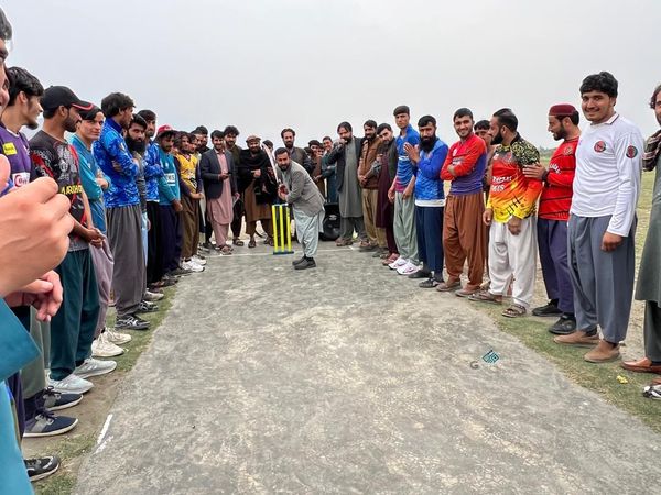 کونړ؛ څوکۍ ولسوالۍ کې د ۲۰ لوبډلو ترمنځ د ټېپ بال کرېکټ سیالۍ پیل شوې