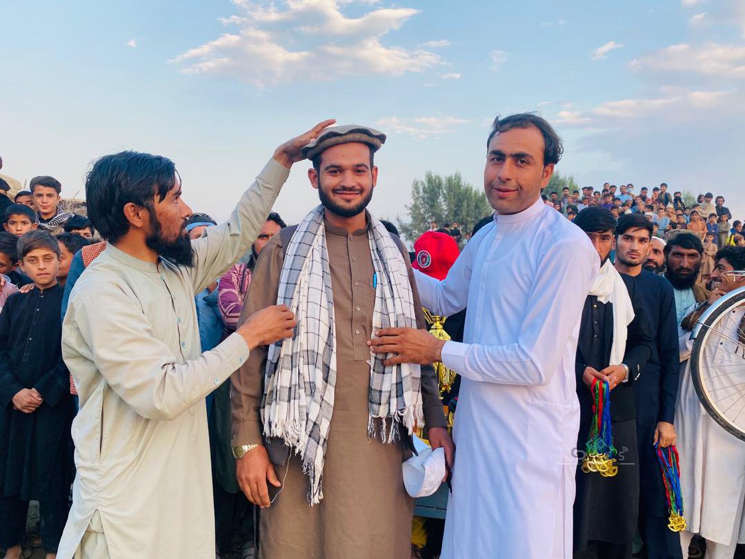 ننګرهار؛ ګوشتې ولسوالۍ کې د ۴۴ لوبډلو ترمنځ د ټېپ بال کرېکټ سیالۍ پای ته ورسېدې