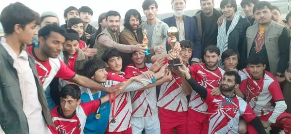 کندز؛ رقابت‌های فوتبال ولسوالی خان‌آباد با قهرمانی استقلال به فرجام رسید