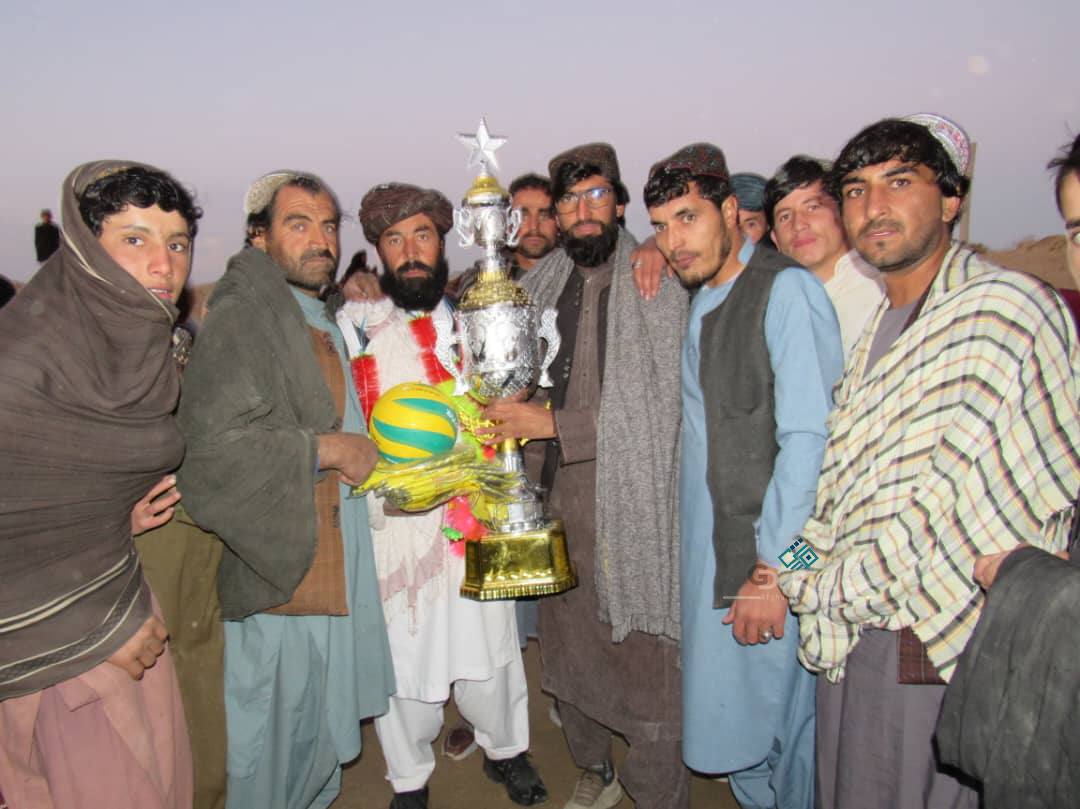 غزنی؛ رقابت‌های والیبال میان ۱۴ تیم در ولسوالی گیلان به پایان رسید