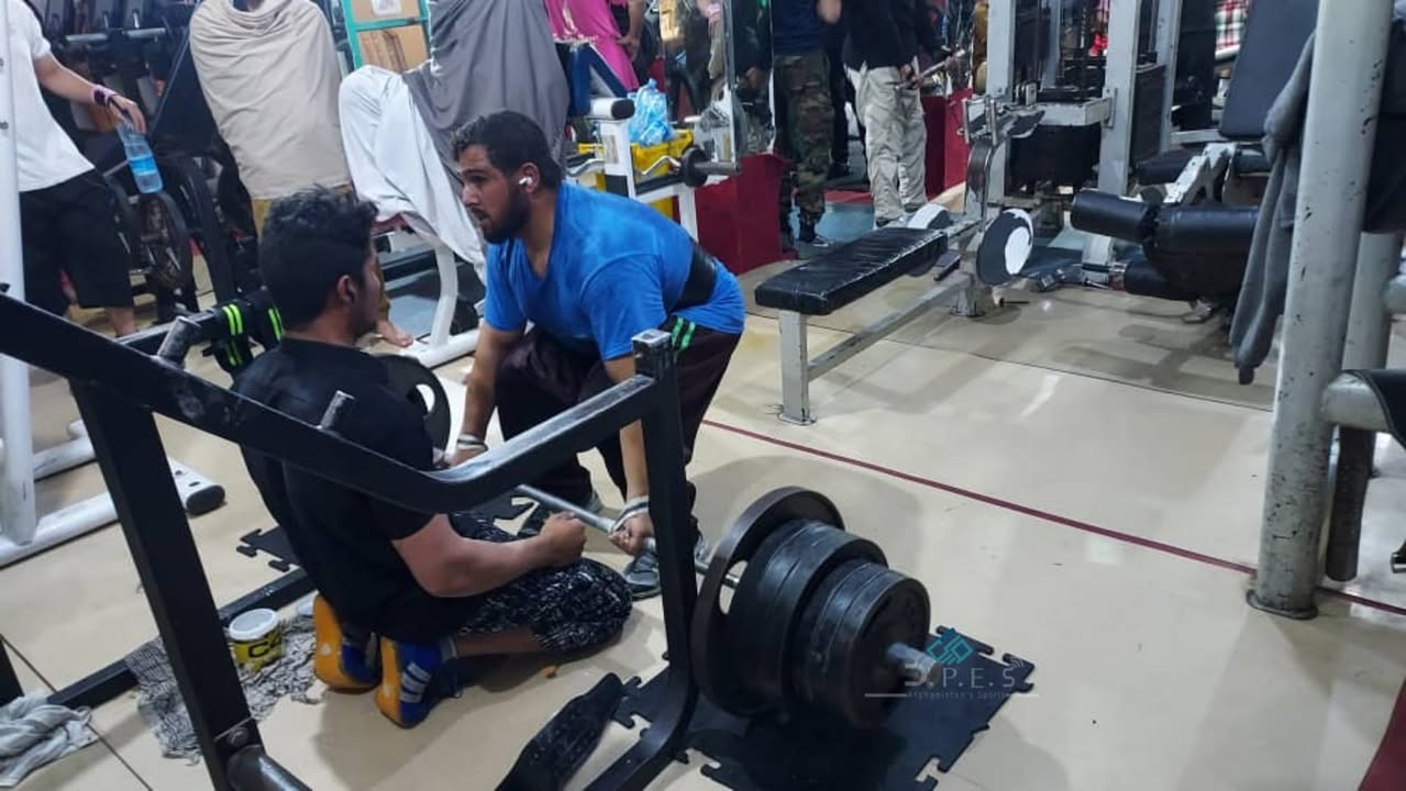 زابل کې د ۳۰ ورزشکارانو ترمنځ د پاورلفټينگ سيالۍ ترسره شوې