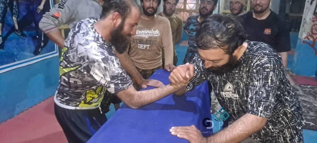 زابل؛ په قلات ښار کې د ۴۰ ورزشکارانو ترمنځ د لاس چپه کولو سيالۍ ترسره شوې