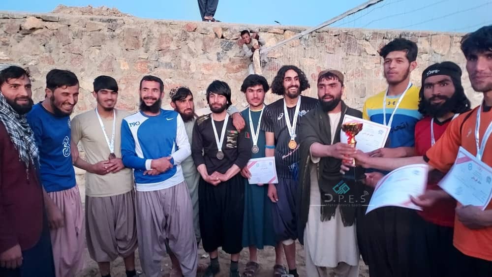 زابل؛ مرکز قلات ښار کې د شپږو لوبډلو ترمنځ د والیبال سیالۍ پای ته ورسېدې