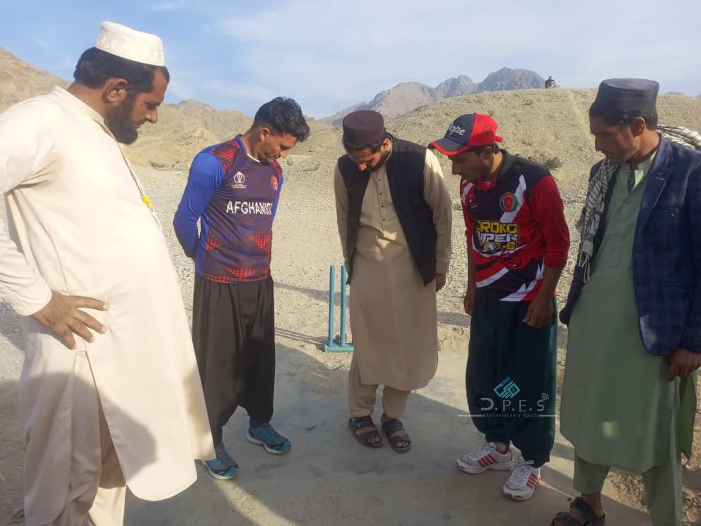 ننګرهار؛ دور بابا ولسوالۍ کې د ۲۵ لوبډلو ترمنځ د ټېپ بال کرېکټ سیالۍ پیل شوې
