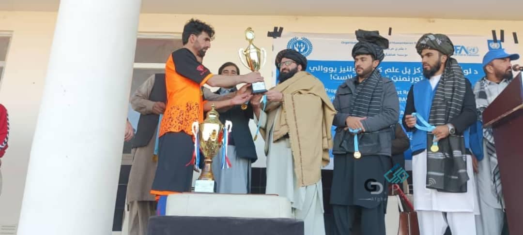 لوگر کې د ۳۲ لوبډلو ترمنځ د فوټبال سيالۍ د شاهين برکي برک لوبډلې په اتلولۍ پای ته ورسېدې