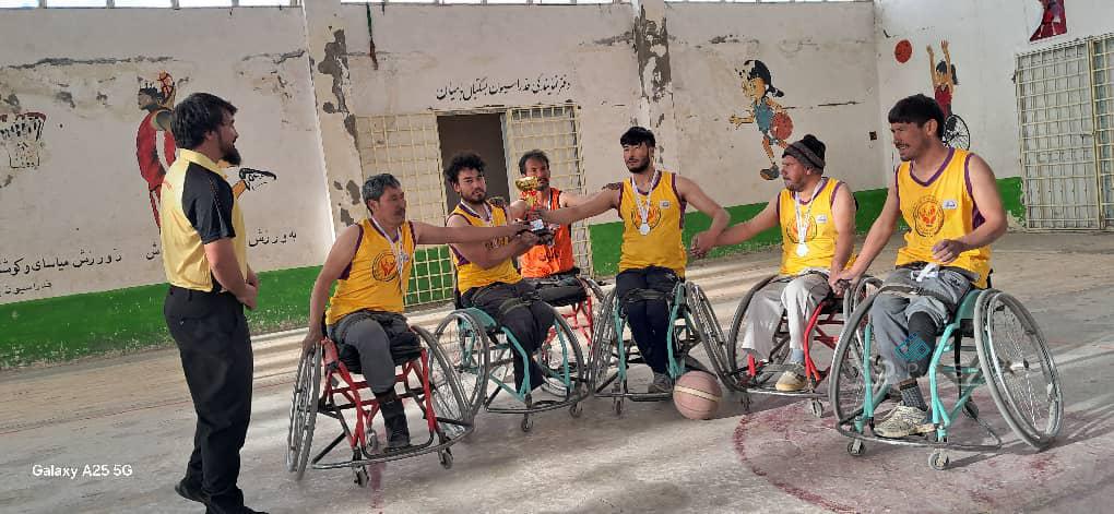 برگزاری رقابت‌های ویلچر بسکتبال میان دو تیم در بامیان