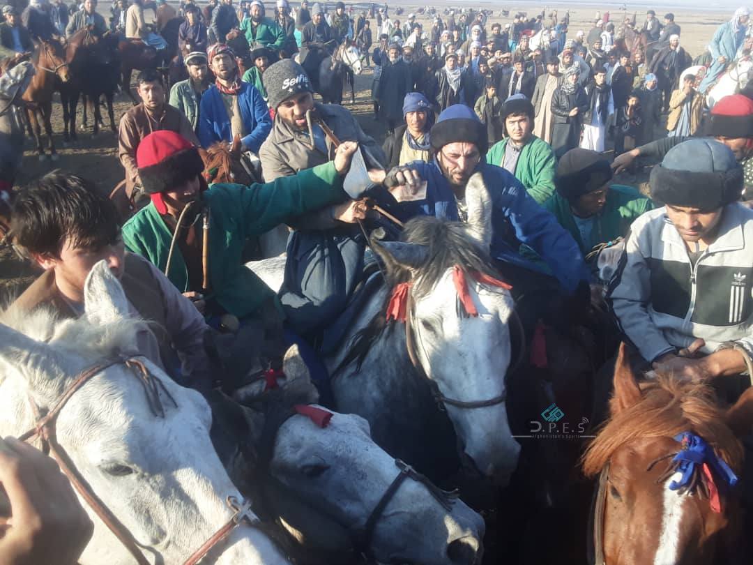 کندز؛ رقابت‌های بزکشی میان ۶۰ چاپنداز در ولسوالی امام صاحب برگزار شد