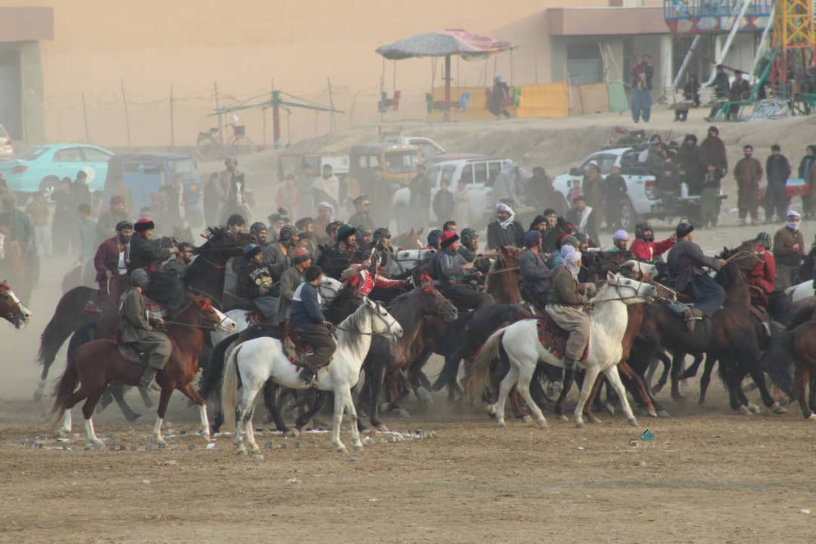 کندوز کې د ۸۰ تنو چاپندازانو ترمنځ د وزلوبې سيالۍ ترسره شوې