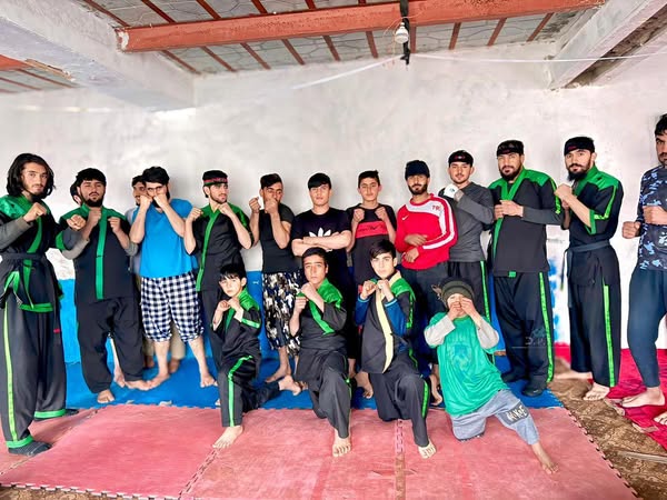 زابل؛ شاجوی ولسوالۍ کې د ٢٨ ورزشکارانو ترمنځ د فول رزم سیالۍ ترسره شوې