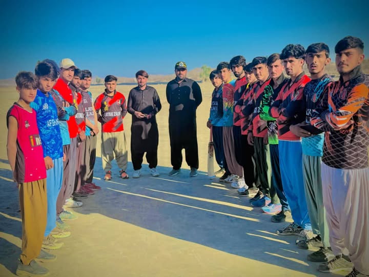 خوست کې د لسو لوبډلو ترمنځ د ټېپ بال کرېکټ سیالۍ پیل شوې