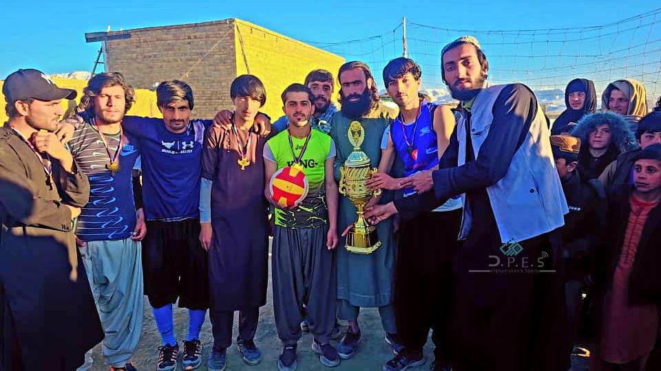 پکتيا؛ په احمد اباد ولسوالۍ کې د لسو لوبډلو ترمنځ د واليبال سيالۍ پای ته ورسېدې