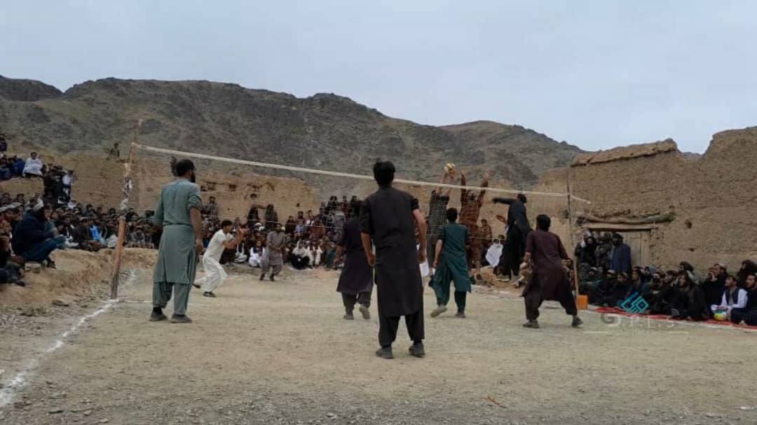 زابل؛ په ارغنداب ولسوالۍ کې د ۱۳ لوبډلو ترمنځ د والیبال سیالۍ پای ته ورسېدې