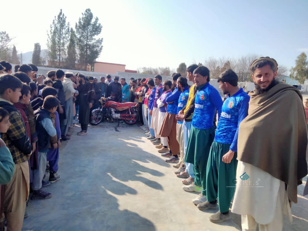 ننګرهار؛ سپين غر ولسوالۍ کې د ۲۰ لوبډلو ترمنځ د ټېپ بال کرکټ سيالۍ پيل شوې