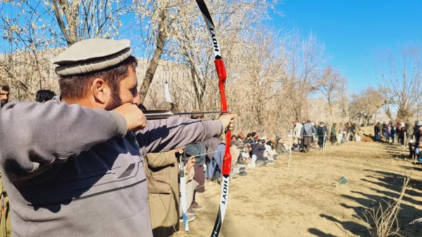 ميدان وردګ؛ چک ولسوالۍ کې د ۵۰ غشي ويشتونکو ترمنځ د غشي ويشتلو سيالۍ ترسره شوې