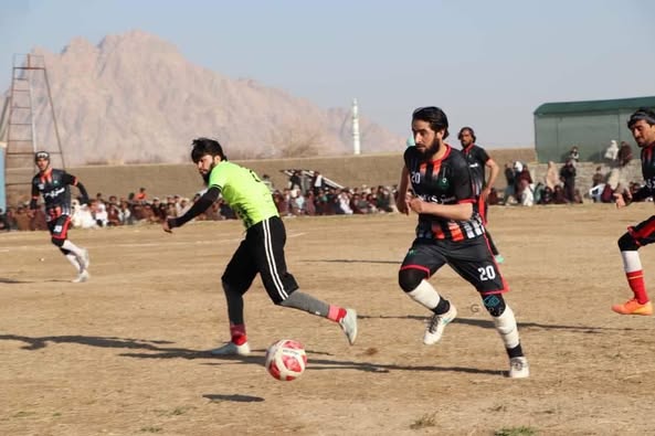 کندهار؛ په میوند ولسوالۍ کې د شپږو لوبډلو ترمنځ د فوټبال سیالۍ پای ته ورسېدې