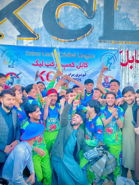 ننګرهار؛ مرکز جلال آباد ښار کې د شپږو لوبډلو ترمنځ د ټېپ بال کرېکټ سیالۍ پای ته ورسېدې