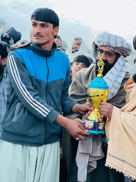 خوست کې د ۱۶ لوبډلو ترمنځ د والیبال سیالۍ پای ته ورسېدې