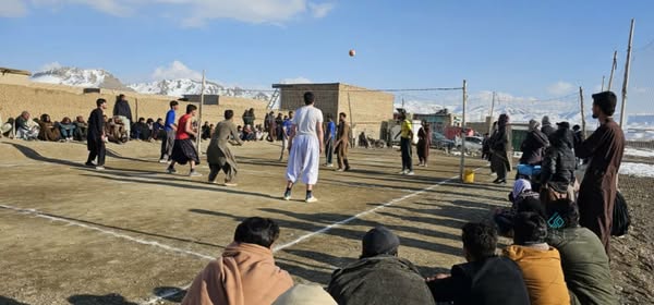 پکتیا؛ احمد آباد ولسوالۍ کې د ۱۵ لوبډلو ترمنځ د والیبال سیالۍ پای ته ورسېدې