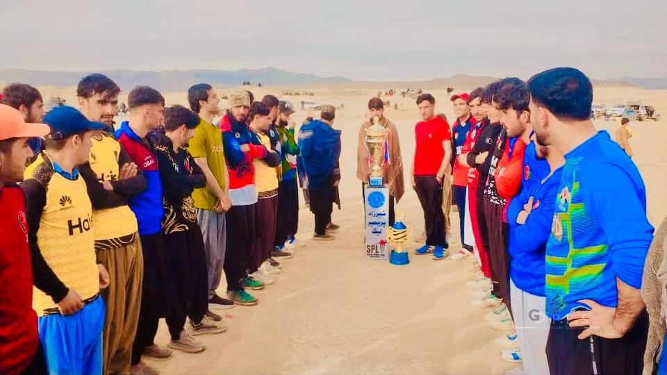 ننګرهار؛ په شیرزادو ولسوالۍ کې د ۱۰ لوبډلو ترمنځ د ټېپ بال کرېکټ سیالۍ پای ته ورسیدې