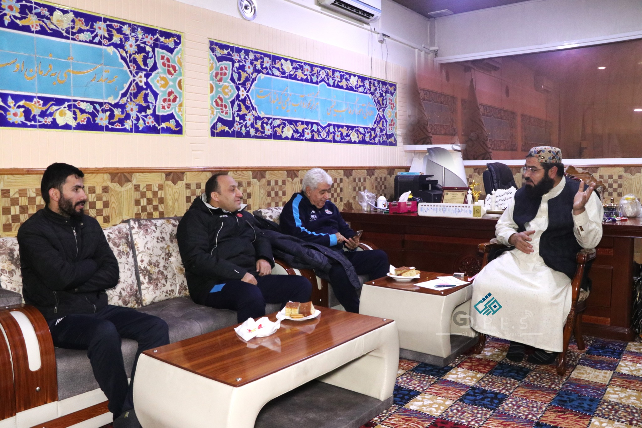 معاون فنی و مسلکی اداره ورزش کشور با حسین شمس و رضا کردی مدرسین بینالمللی سطح درجه ۲ فوتسال در کشور دیدار نمود