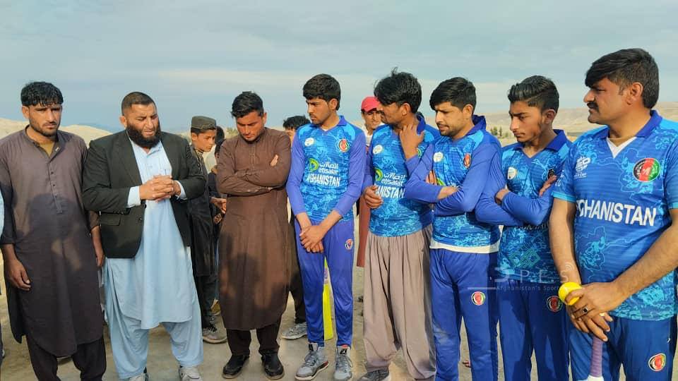 ننګرهار؛ روداتو ولسوالۍ کې د شپږو لوبډلو ترمنځ د ټېپ بال کرېکټ سیالۍ پیل شوې