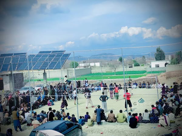 خوست؛ مرکز متون ښار کې د ۱۶ لوبډلو ترمنځ د واليبال سيالۍ پيل شوې