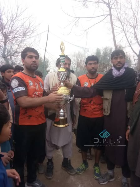 لغمان؛ مرکز مهترلام ښار کې د ۴۴ لوبډلو ترمنځ د والیبال سیالۍ پای ته ورسېدې