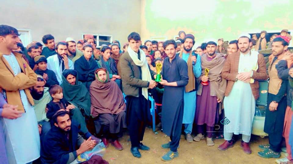 ننگرهار؛ سپين غر ولسوالۍ کې د ۲۴ لوبډلو ترمنځ د ټېپ بال کرېکټ سيالۍ پای ورسېدې