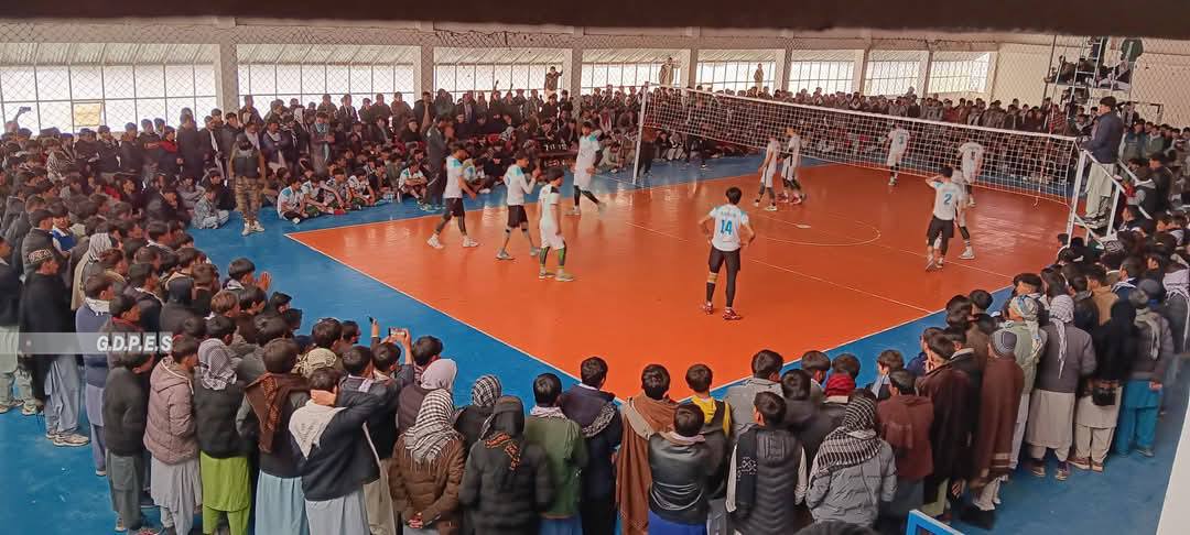 غزنی؛ رقابت‌های والیبال میان ۲۴ تیم در ولسوالی جاغوری آغاز شد