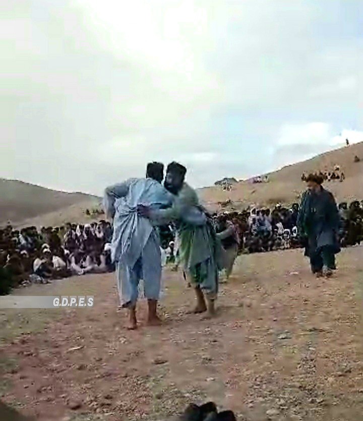 ارزګان؛ په چوره ولسوالۍ کې د ۱۰۰ ورزشکارانو ترمنځ د سيمه ييزې غېږ نيونې سيالۍ ترسره شوې