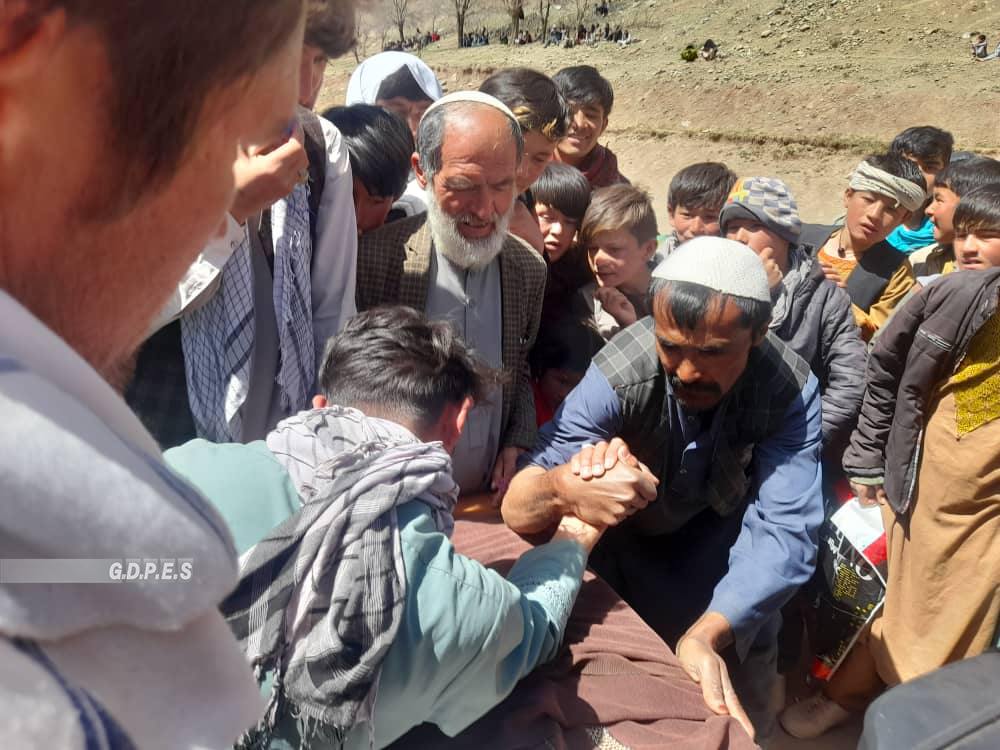 دایکند؛ رقابت های دست کشتی میان ۲۰ تن در ولسوالی اشترلی برگزار شد