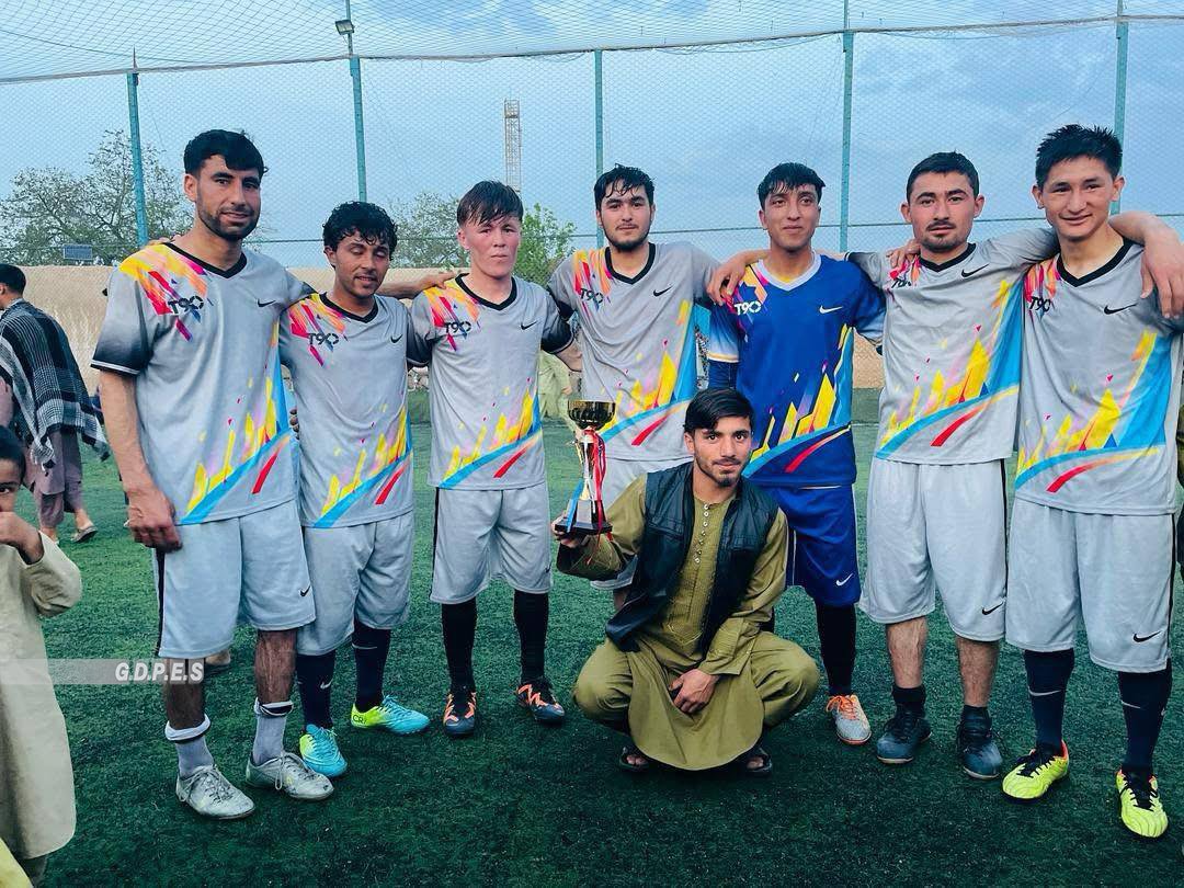 بلخ؛ شولګره ولسوالۍ کې د ۱۶ لوبډلو ترمنځ د فوټسال اختريز جام سيالۍ پای ته ورسېدې