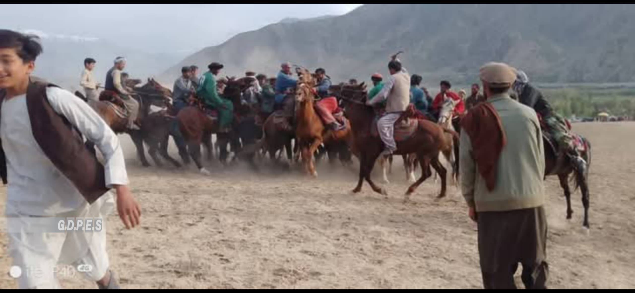 پایان رقابت های دو روزه بزکشی در ولسوالی فرخار تخار