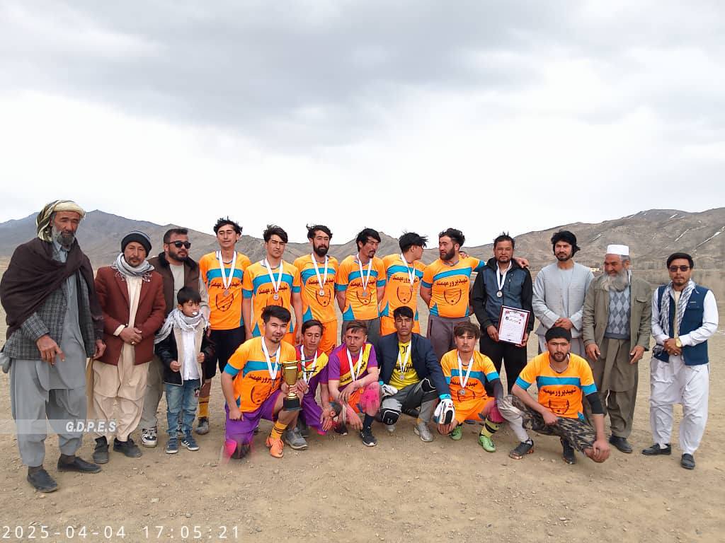 غزنی؛ مسابقات فوتبال با اشتراک ۱۶ تیم با قهرمانی تیم اتحاد لاغری به پايان رسيد