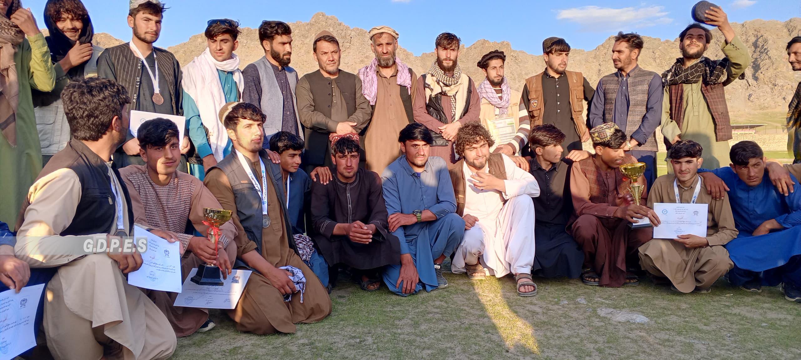 کاپیسا؛ مسابقات تیپ‌بال کرکت با اشتراک شش تیم با قهرمانی تیم وفادار زراعت به پایان رسید