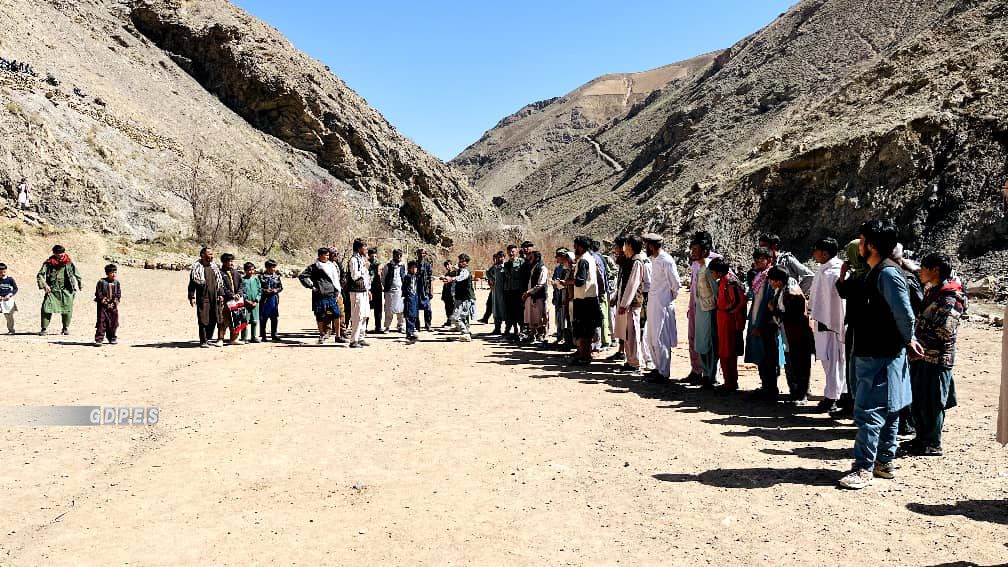 دایکندی؛ مسابقات پرتاب سنگ با اشتراک ۲۳ ورزشکار در ولسوالی اشترلی برگزار گردید