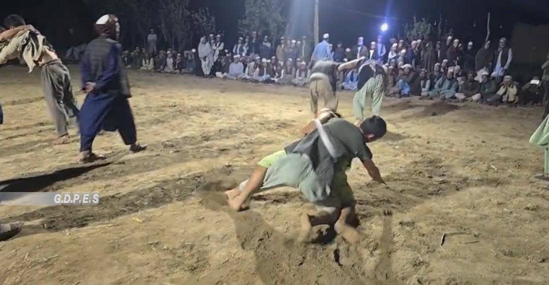 بلخ؛ مسابقات کشتی محلی با اشتراک ۸۰ ورزشکار ولسوالی شورتپه برگزار گردید