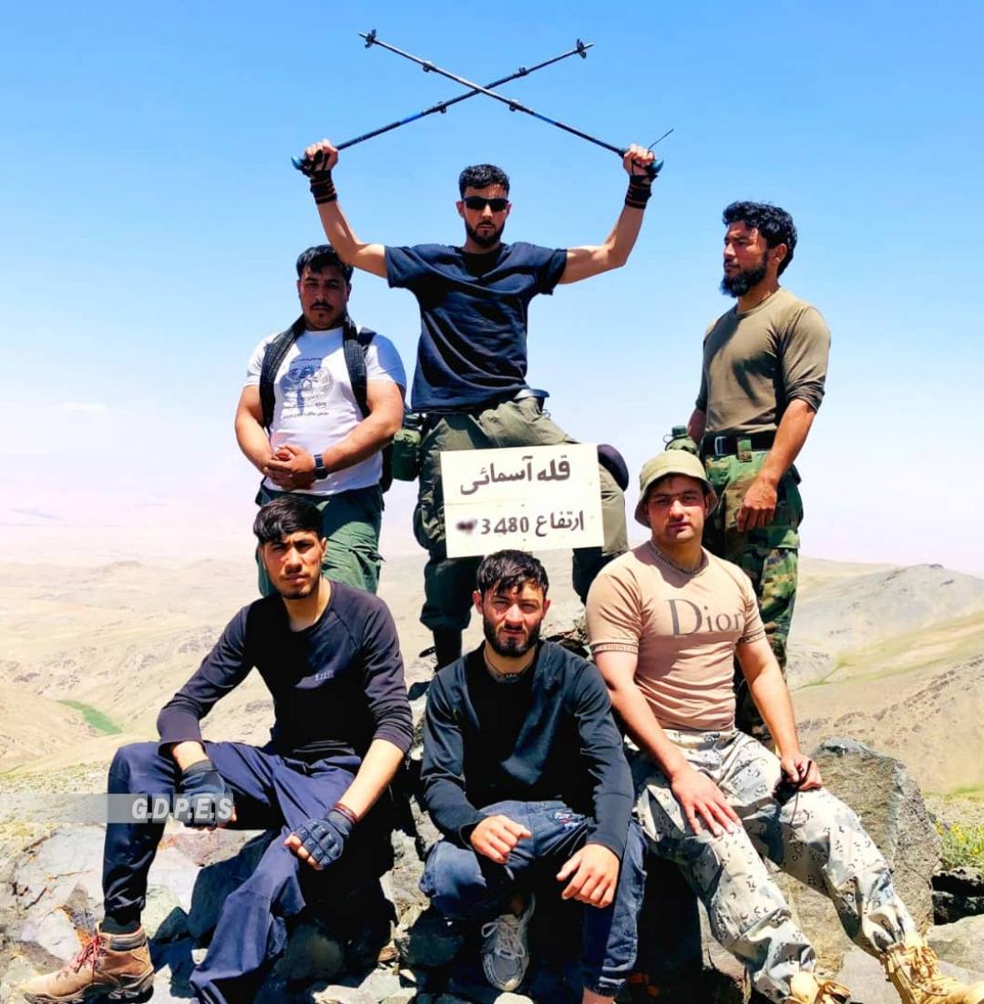صعود کوهنوردان تیم جامغور به ارتفاعات ۳۴۸۰ متری کوه آسمایی در غور