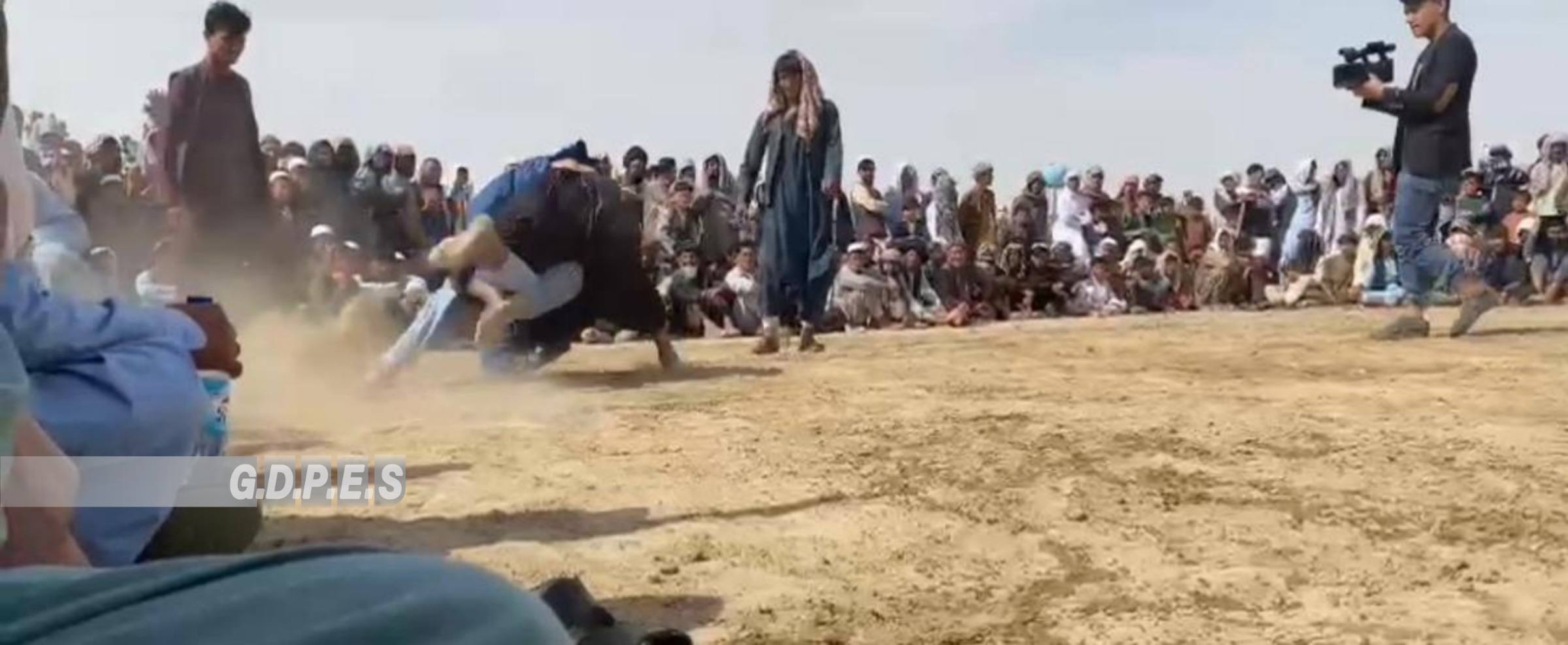 بلخ؛ مسابقات پهلوانی کورش با اشتراک ۱۰۰ ورزشکار در شهر مزارشریف برگزار گردید