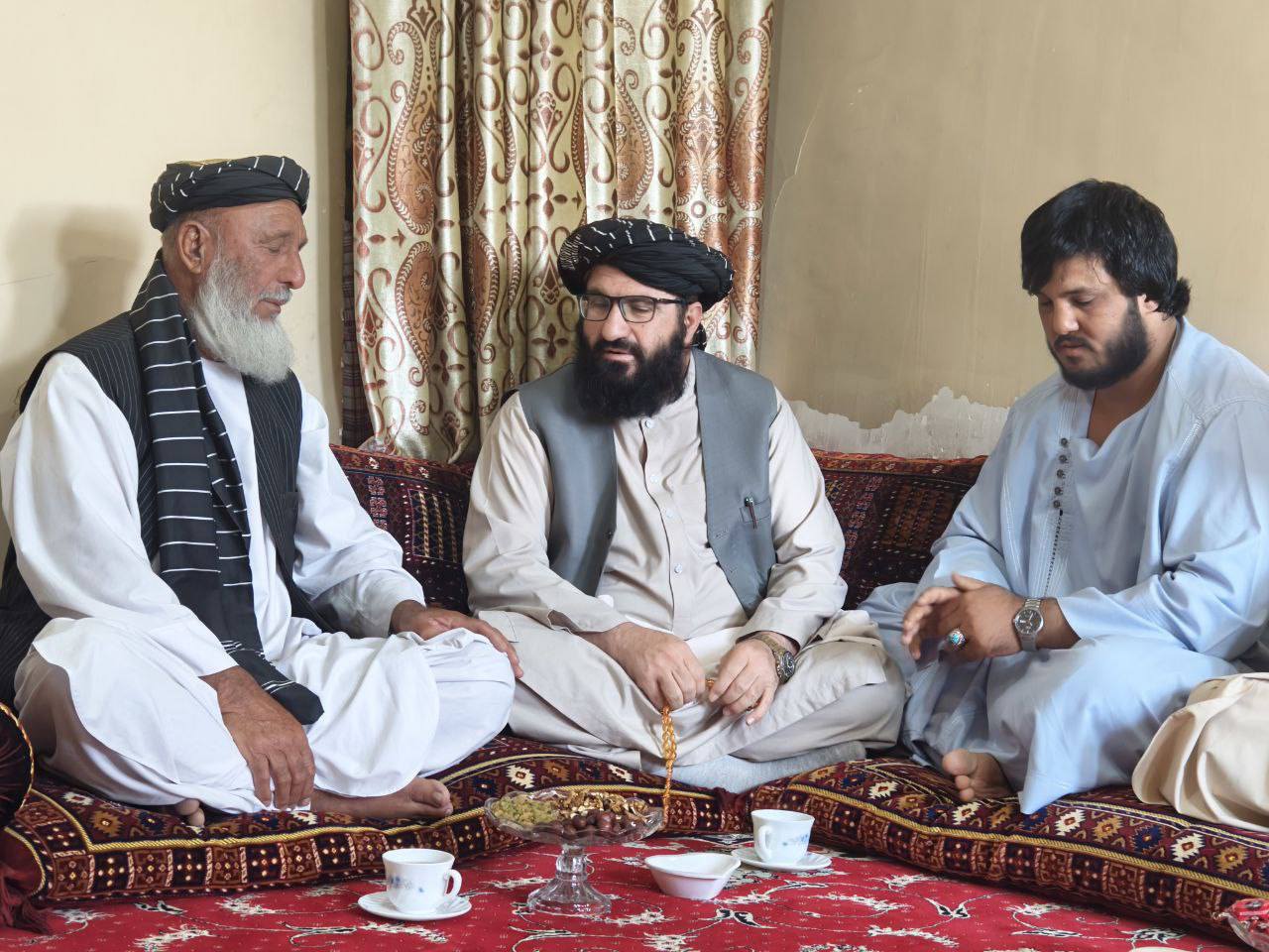 د ورزش ادارې عمومي رئیس مولوي احمد الله وثیق د هرات د مخکښ پهلوان عبدالفتاح د مور فاتحه ترسره کړه