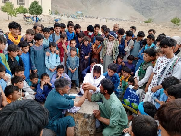 دایکندی؛ مسابقات دست کشتی با اشتراک ۲۵ ورزشکار در ولسوالی کیتی برگزار گردید