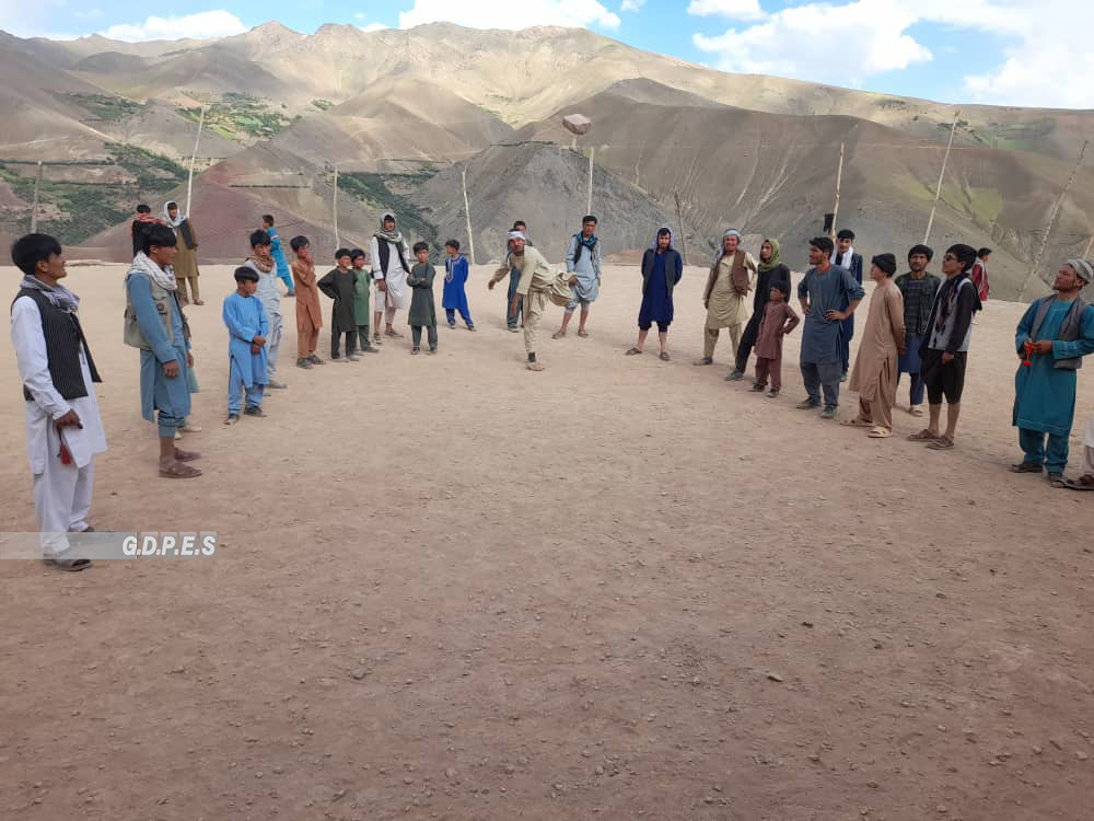 مسابقات پرتاب سنگ میان ۲۳ تن در ولسوالی اشترلی دایکندی برگزار شد