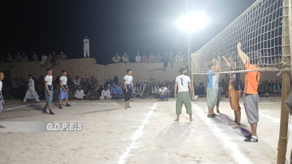 بلخ ؛ چهاربولک ولسوالۍ کې د شپږو لوبډلو ترمنځ د والیبال سیالۍ پای ته ورسېدې